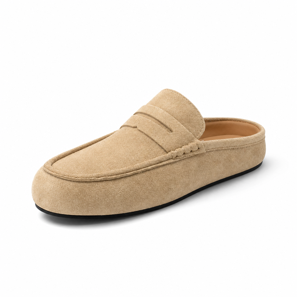mocassins beige en daim à talon vue solo sur fond blanc