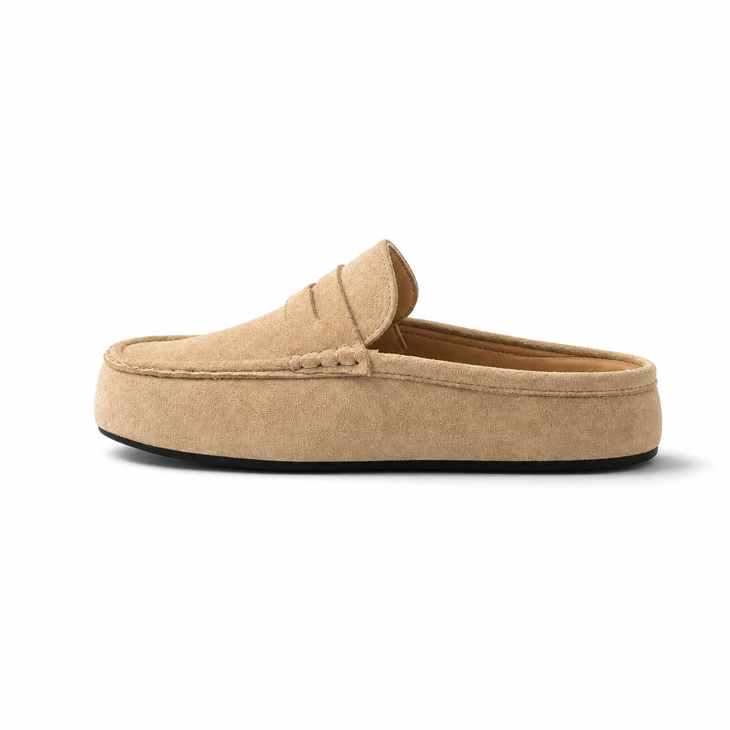 mocassins beige en daim à talon vue de côté