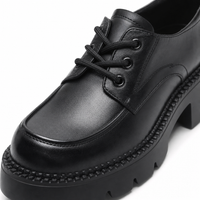 mocassins femme noir à lacets plateforme gros plan détail