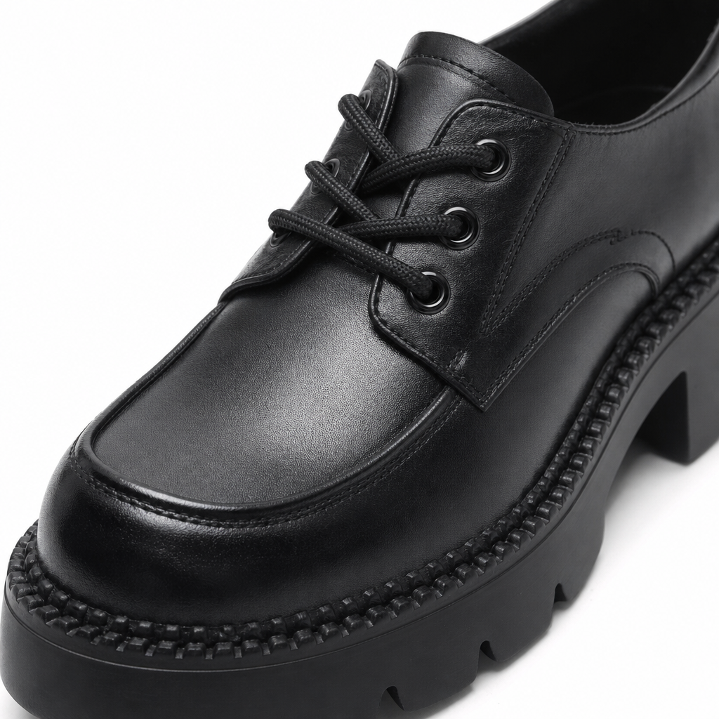 mocassins femme noir à lacets plateforme gros plan détail