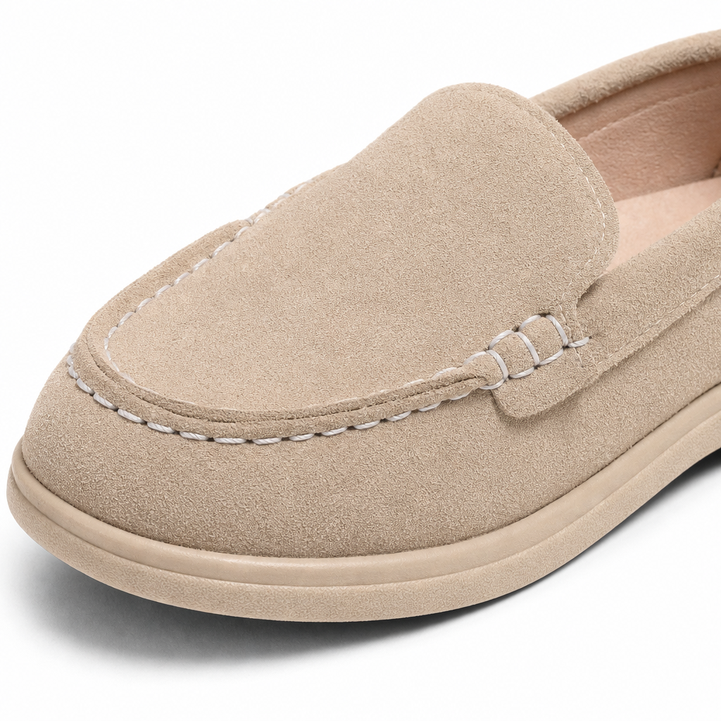 mocassins enfant beige gros plan détail