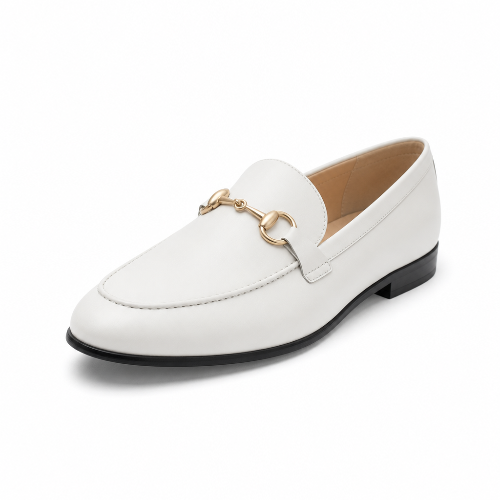 mocassins homme blanc en cuir à mors vue solo sur fond blanc
