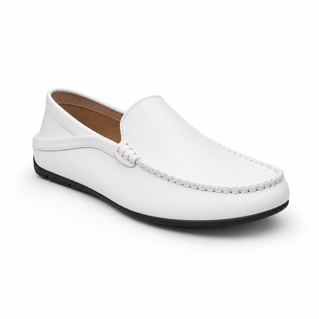 mocassins homme blanc en cuir vue solo sur fond blanc