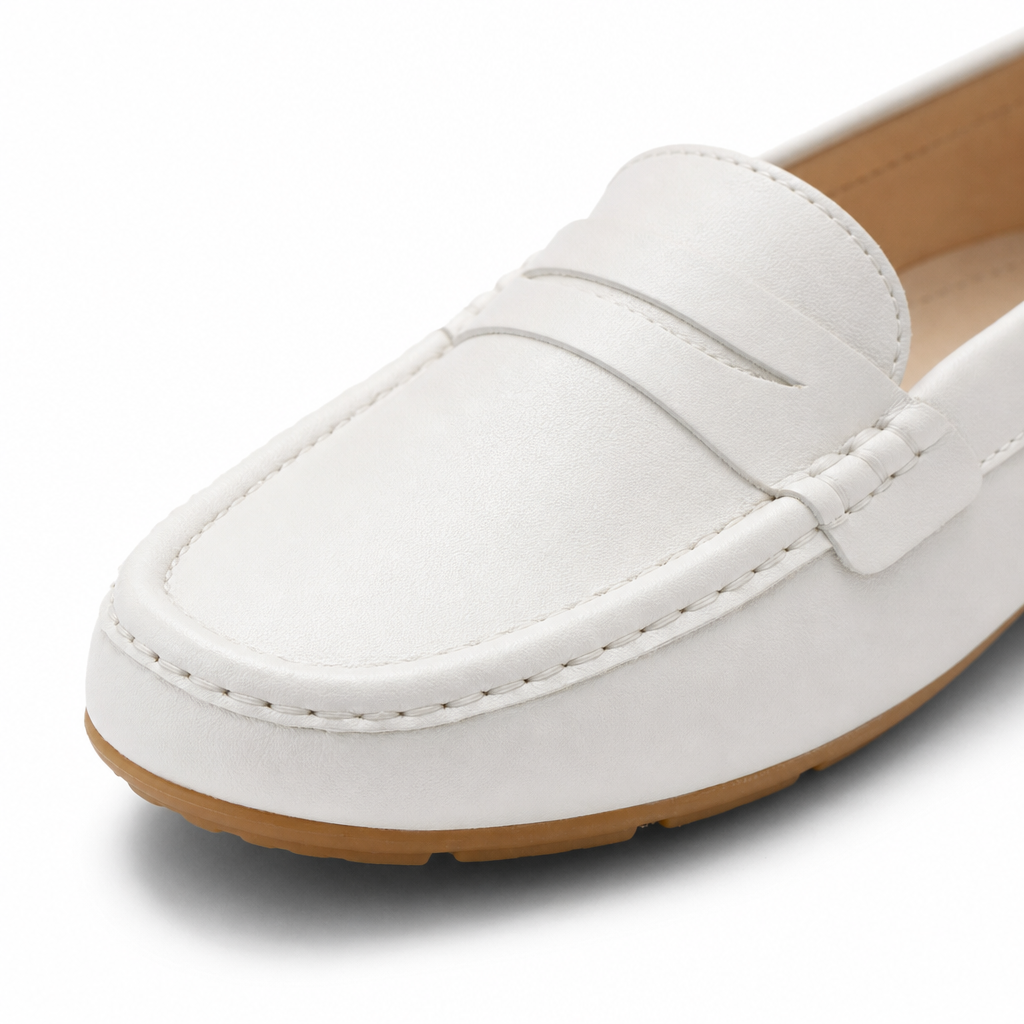 mocassins femme blanc en cuir gros plan détail