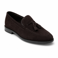 mocassins homme marron en daim à glands vue solo sur fond blanc