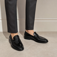 mocassins homme noir verni en cuir photo lifestyle portée