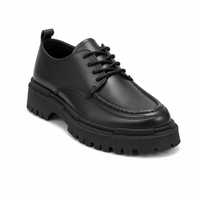 mocassins homme noir en cuir à lacets vue solo sur fond blanc