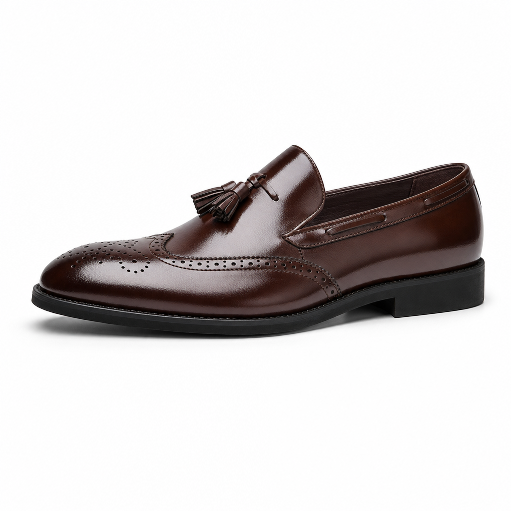 mocassins homme marron verni en cuir vue de côté