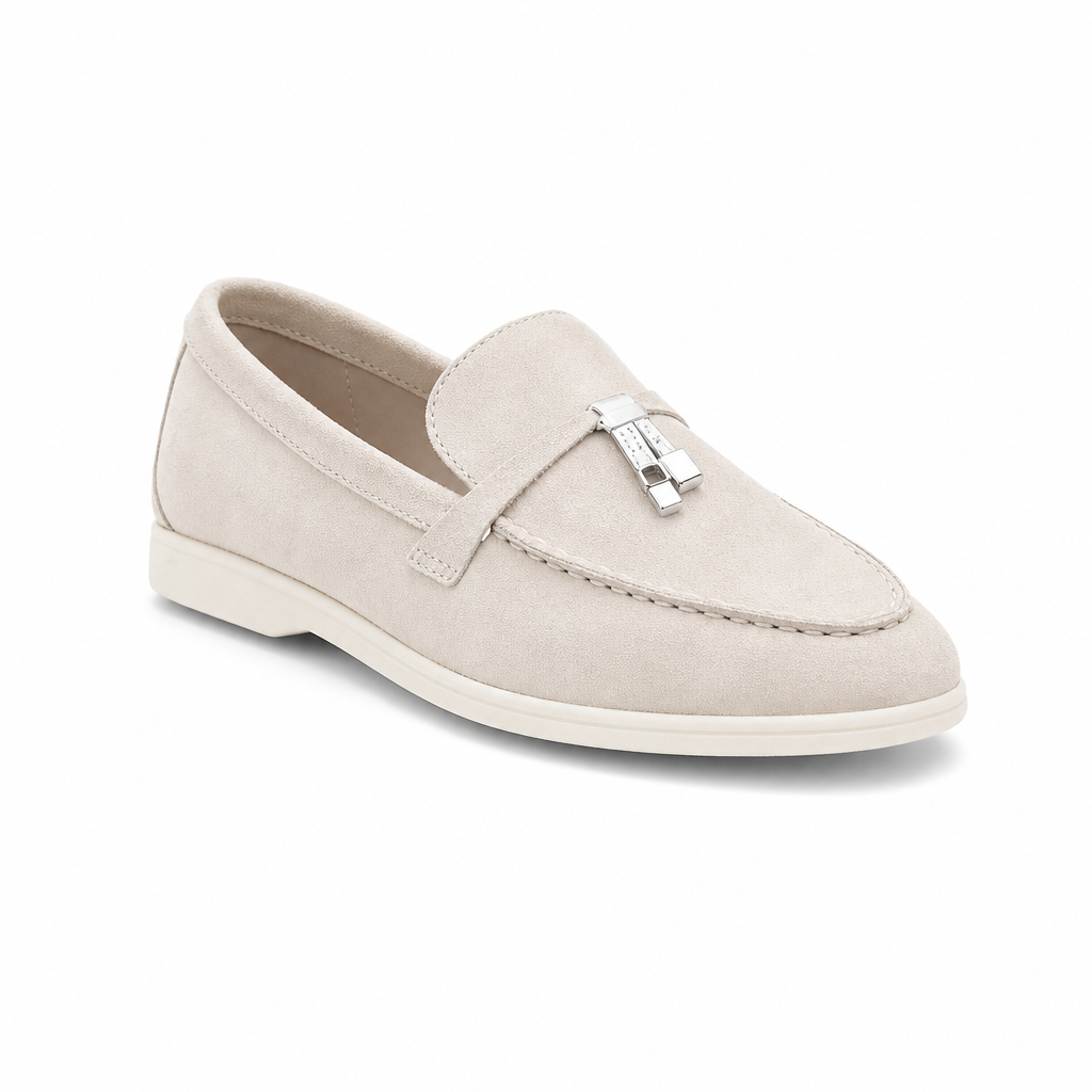 mocassins homme beige en daim à glands vue solo sur fond blanc