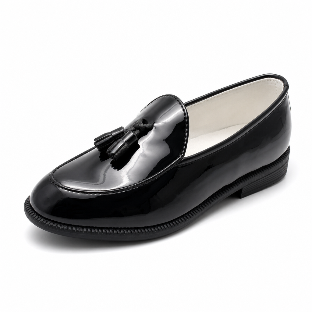 mocassins enfant noir verni brillant vue solo sur fond blanc