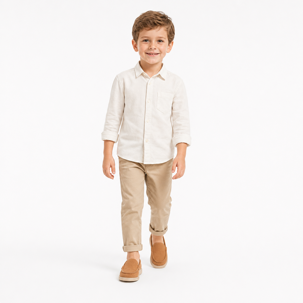 mocassins enfant marron à lacets à talon shooting porté avec mannequin entier