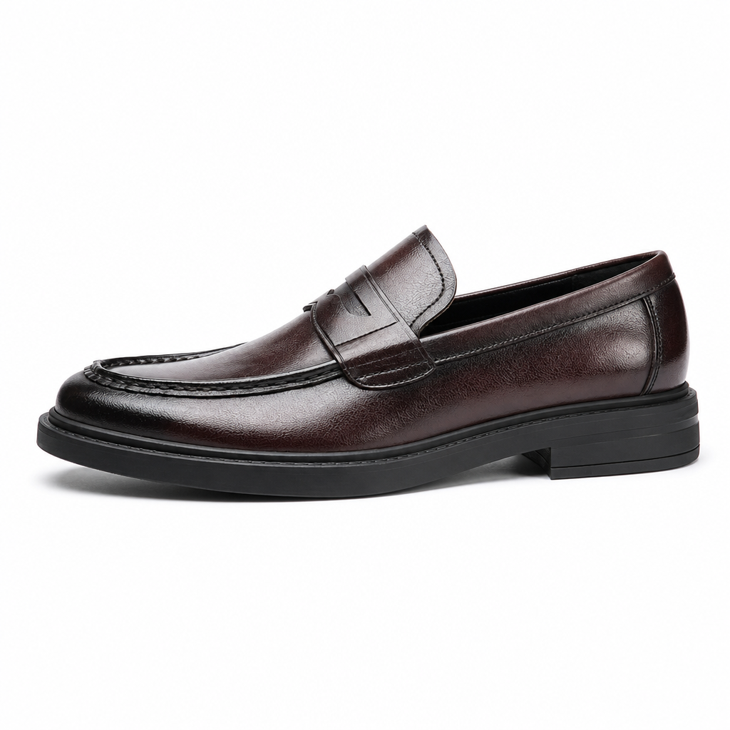 mocassins homme marron verni en cuir vue de côté