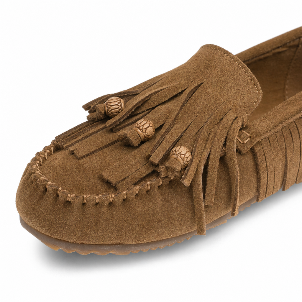 mocassins femme marron en daim à franges gros plan détail