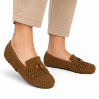 mocassins femme marron en daim à franges détail porté aux pieds