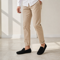 mocassins homme noir en daim photo lifestyle portée