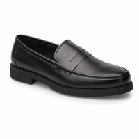 mocassins homme noir en cuir orthopédique vue solo sur fond blanc