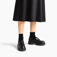 mocassins femme noir en cuir plateforme photo lifestyle portée