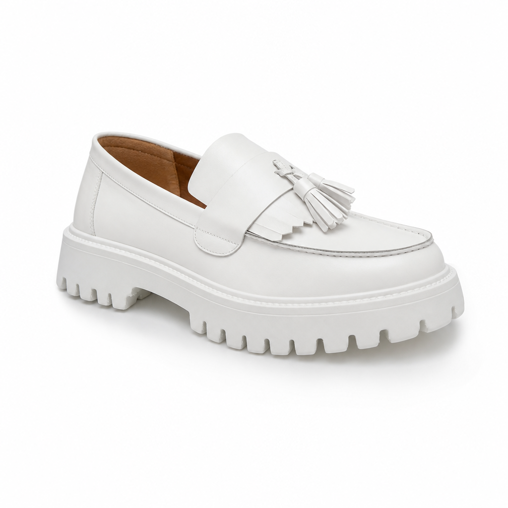 mocassins homme blanc en cuir compensé vue solo sur fond blanc