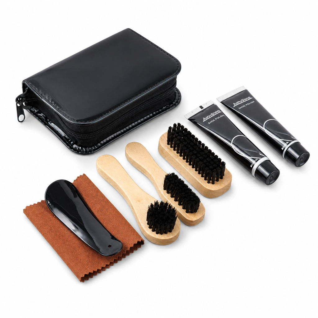 brosse de nettoyage verni en daim vue solo sur fond blanc